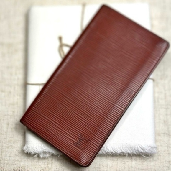 AUTHENTIC Louis Vuitton Porte Yen Cartes Brown Epi Leather Wallet. - Picture 1 of 14